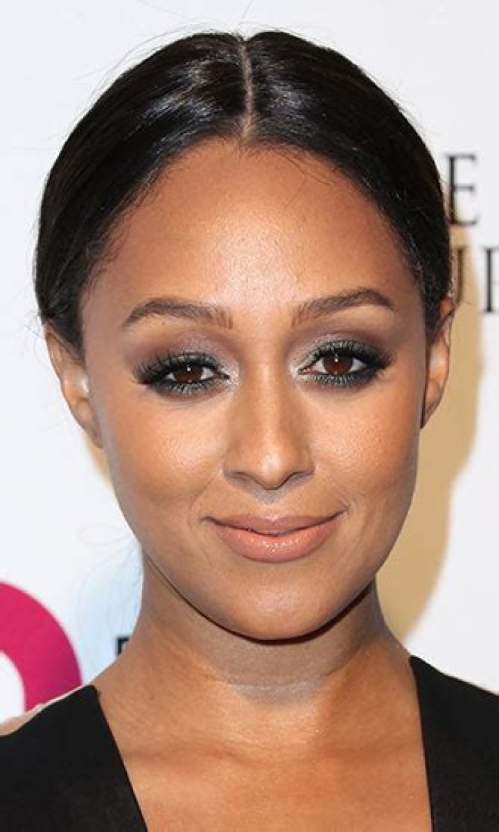 Tia Mowry Celebrity Profile – Hollywood Life