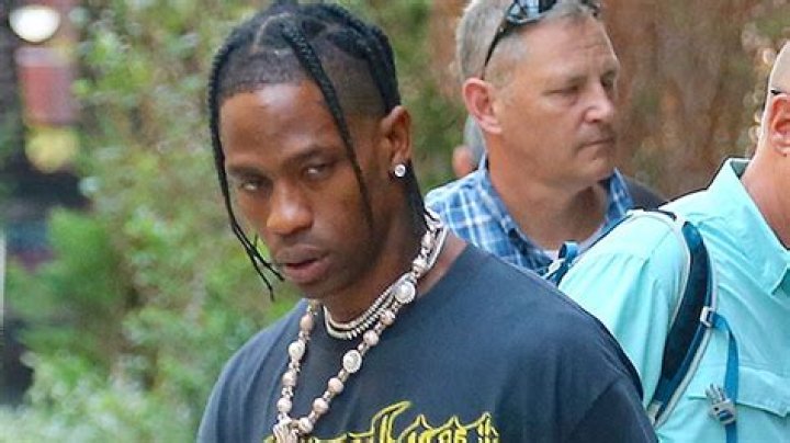 Travis Scott Sends Prayers After Astroworld Deaths: Video – Hollywood Life