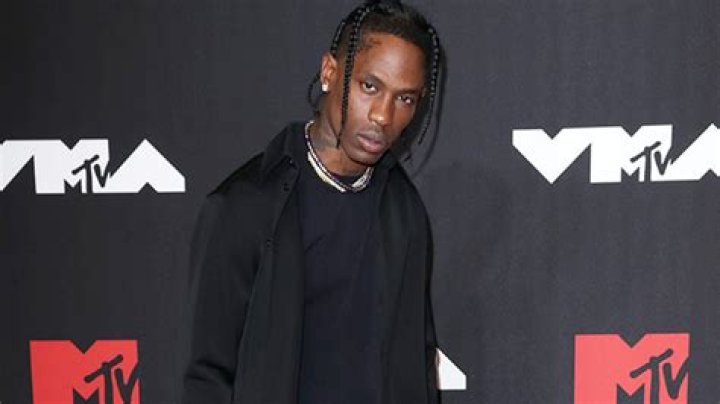 Travis Scott Thanks Stormi, But Not Kylie Jenner, During VMAs Acceptance Speech As They Expect Baby #2
