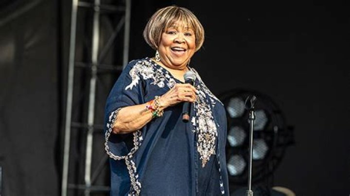 Who Is Mavis Staples? 5 Things About Singer On Prince Tribute Special – Hollywood Life
