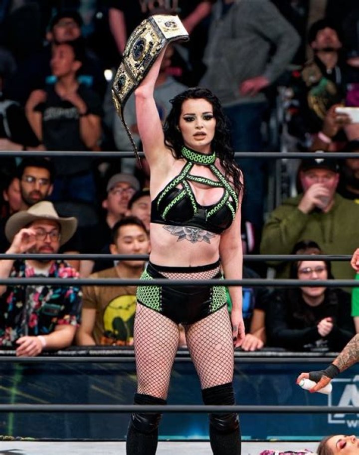WWE Star Paige: Pics – Hollywood Life